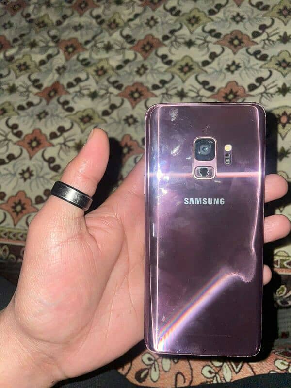 mint condition Samsung S9 offical approved dual sim 0