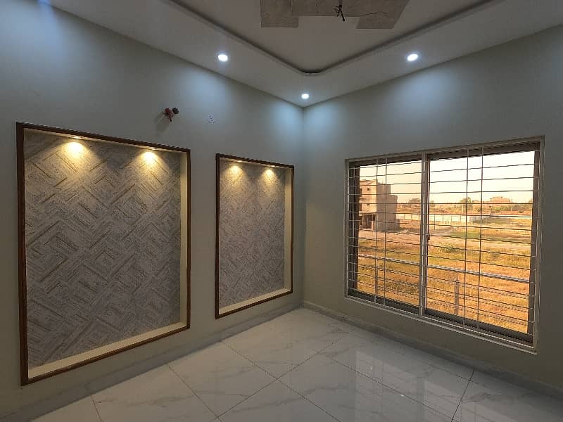 A 5 Marla Double Storey Brand New House For Sale In A1 Block Central Park 18