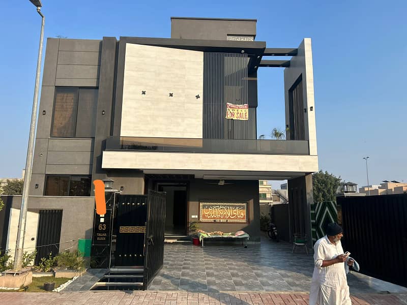 5 Marla Modern Style House is for Sale in Talha Block Bahria Town Lahore 0