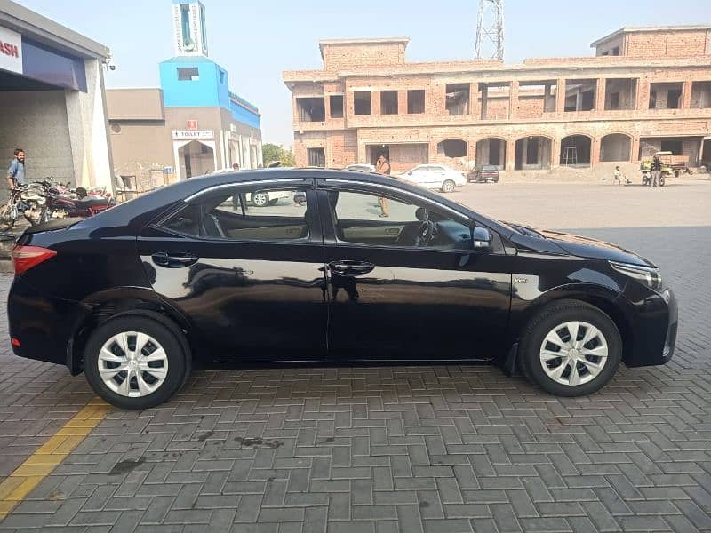 genuine Toyota Corolla XLI 2015 1