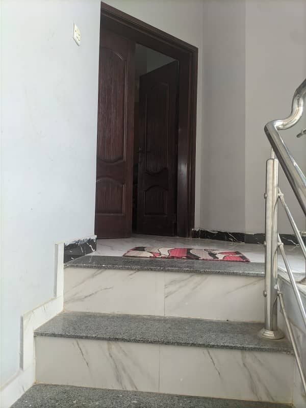 5 marla double story House for rent in new Shalimar colony Shan Chowk near model town 9