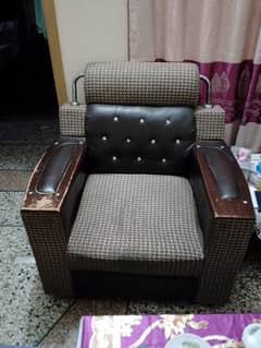 sofa sale krna hein jis ko b chahey contact