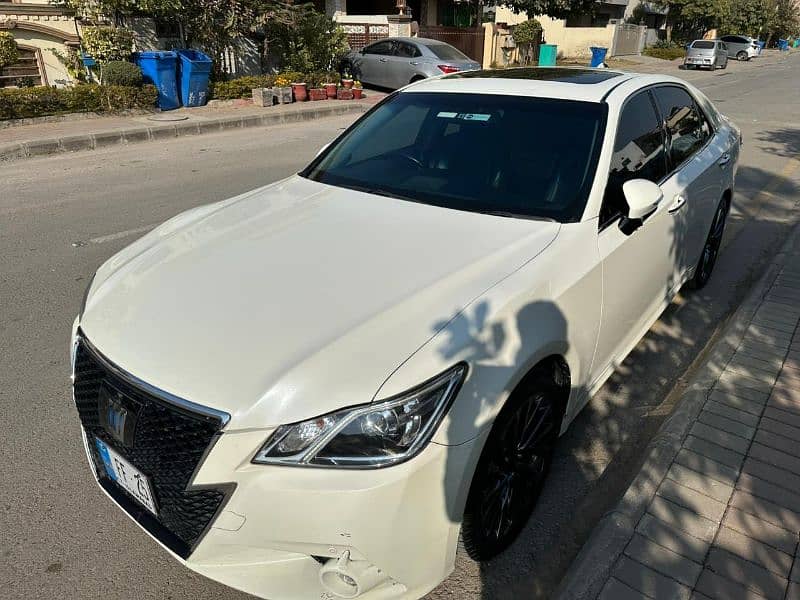 Toyota Crown Athlete 2013 model 1