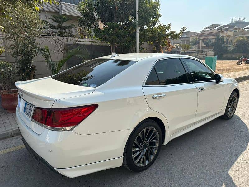 Toyota Crown Athlete 2013 model 9