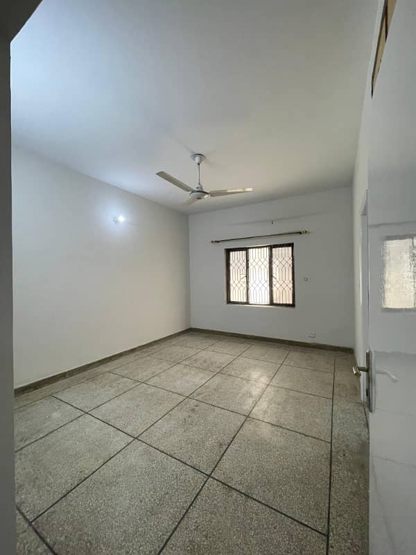 12 Marla 04 Bedroom House Available For Rent In Askari-9 Lahore Cantt 7