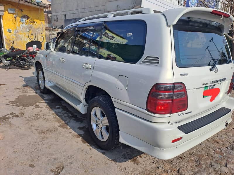 Toyota Land Cruiser 2000 1