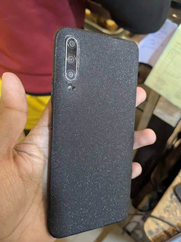 Huawei Y9s all oky with box back damage 1