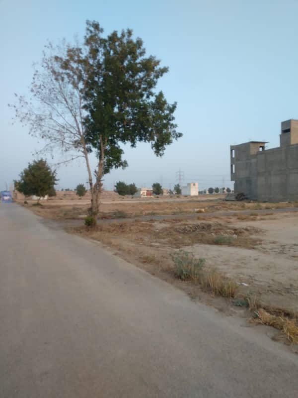 SAADI GARDEN 240SQ YD Plot 4