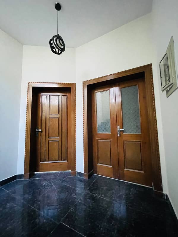 Beautifull 10 Marla full house for Rent Available in bahria town phase 8 8