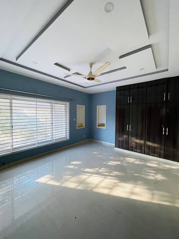 Beautifull 10 Marla full house for Rent Available in bahria town phase 8 13