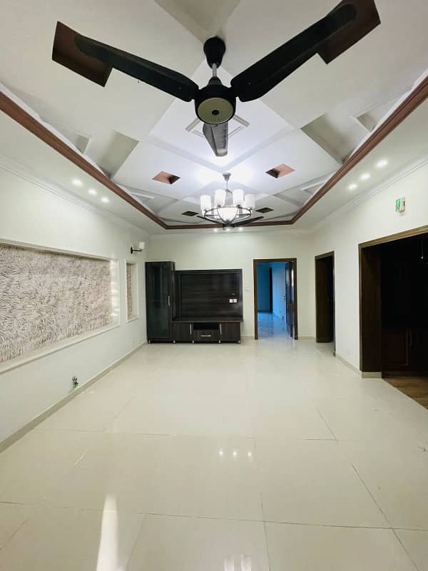 Beautifull 10 Marla full house for Rent Available in bahria town phase 8 20