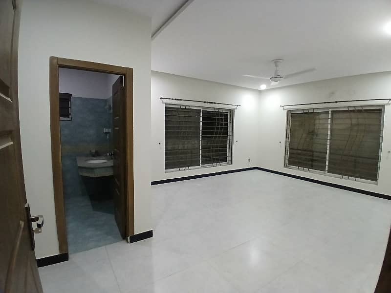 1 Kanal Upper Portion For Rent DHA Phase 2 7