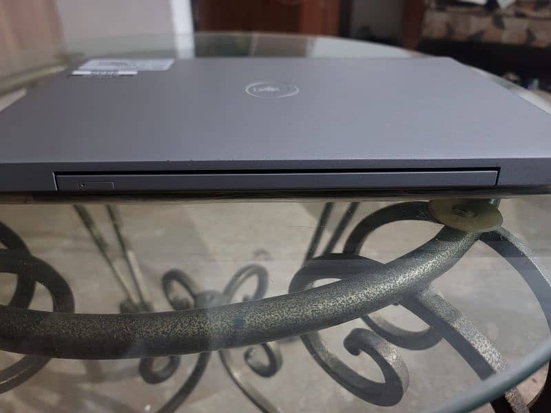 Dell Latitude 5520 3