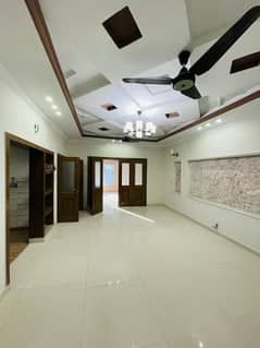 Beautifull 10 Marla full house for Rent Available in bahria town phase 8