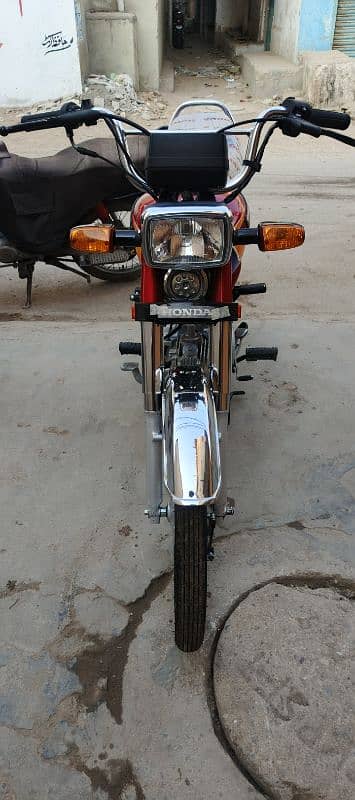 Honda CD 70 2025 3