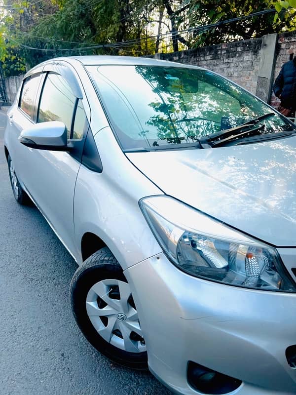 Toyota Vitz 2014 4