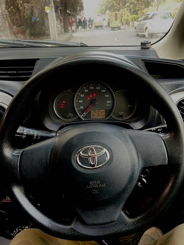 Toyota Vitz 2014 10