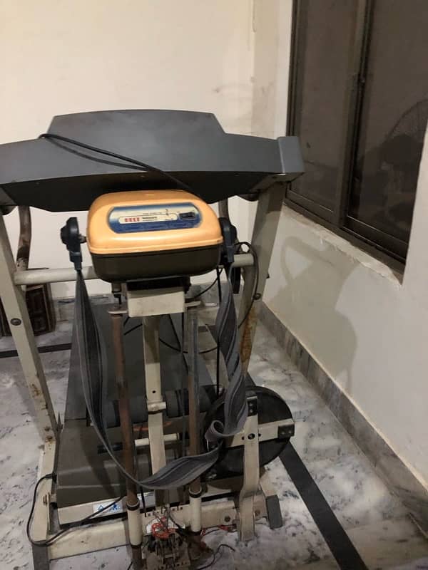 Treadmill | Running Machine | Lifefitness Treadmill | Gym | CLST /Sale 4