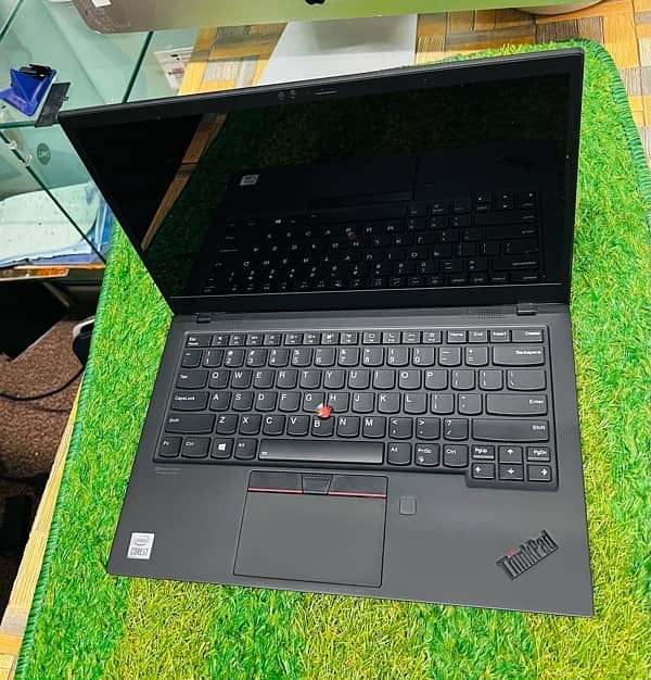 Lenovo ThinkPad X1 Carbon i7 10th -  16GB 512GB SSD 4K Resolution 1