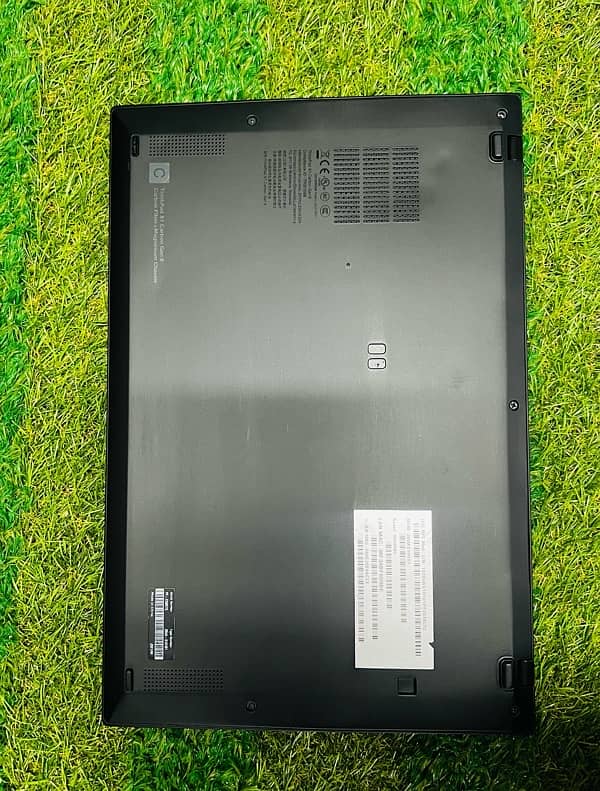 Lenovo ThinkPad X1 Carbon i7 10th -  16GB 512GB SSD 4K Resolution 5