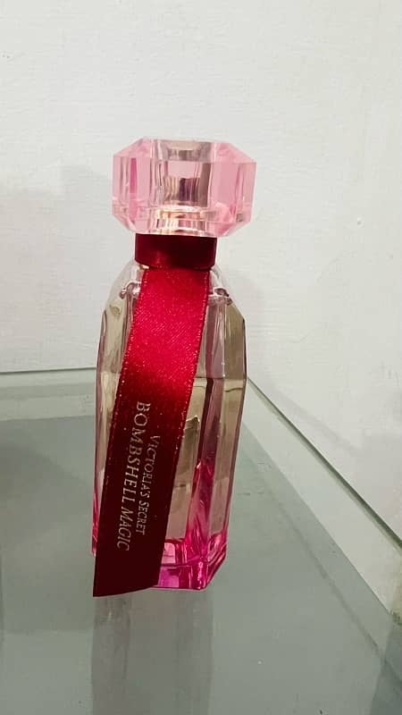 Victoria's Secret Eau De Parfum 1.7 Fl Oz (Bombshell Magic) Bought 88$ 2