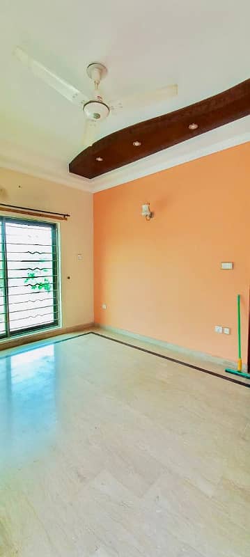 10 Marla Upper Portion Available For Rent In DHA Phase 6 5