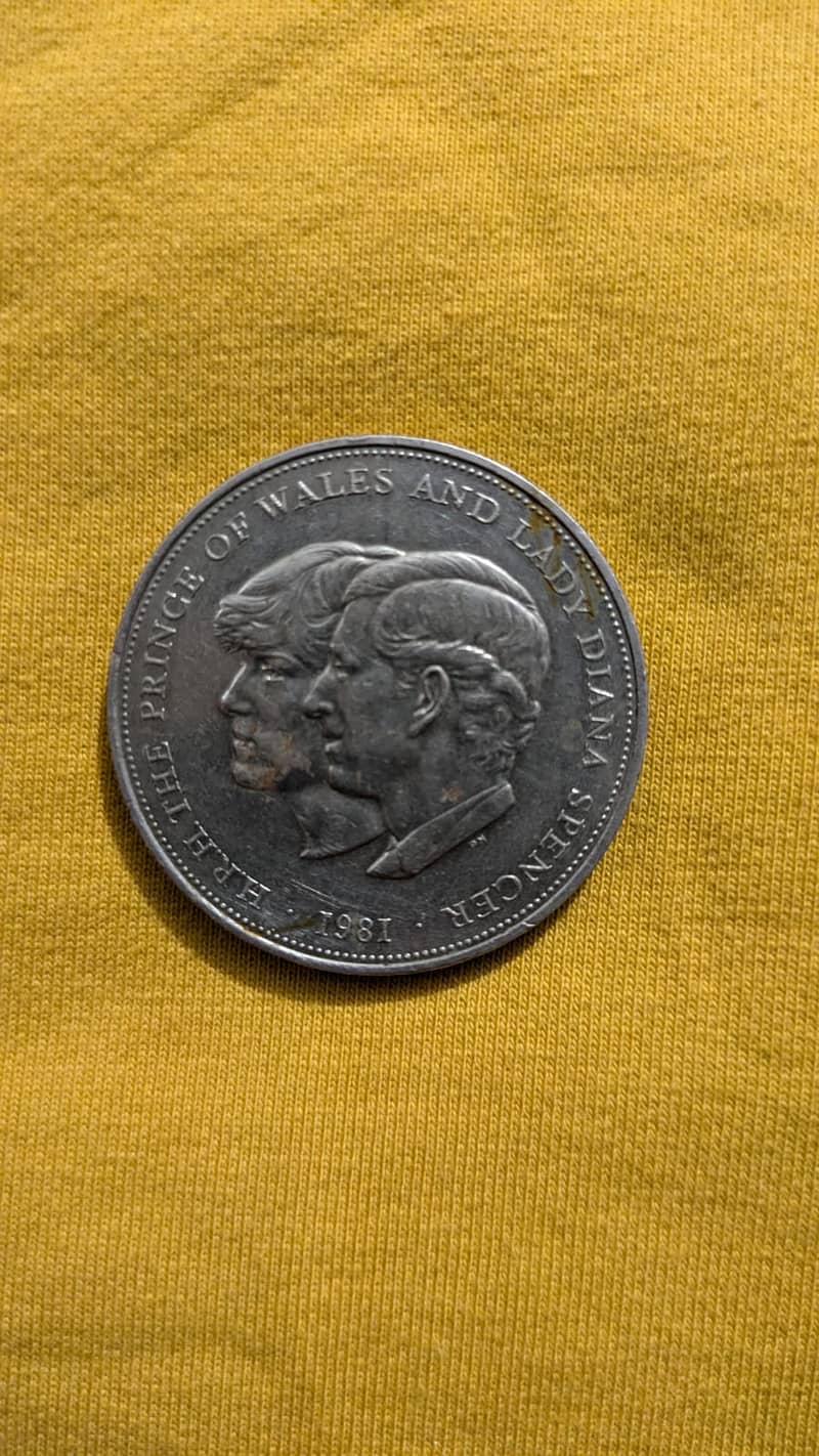 1981 Prince of Wales and Lady Diana Spencer Great Commemorative Coin 0