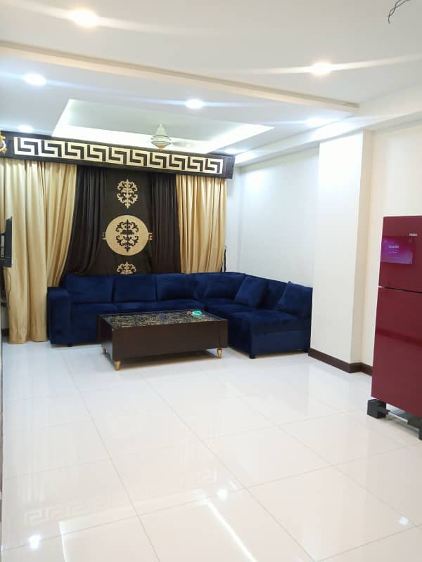 BRAND NEW LUXURY FURNISHED FAMILY FLAT AVAILABLE FOR RENT IN BAHRIA TOWN LAHORE 5