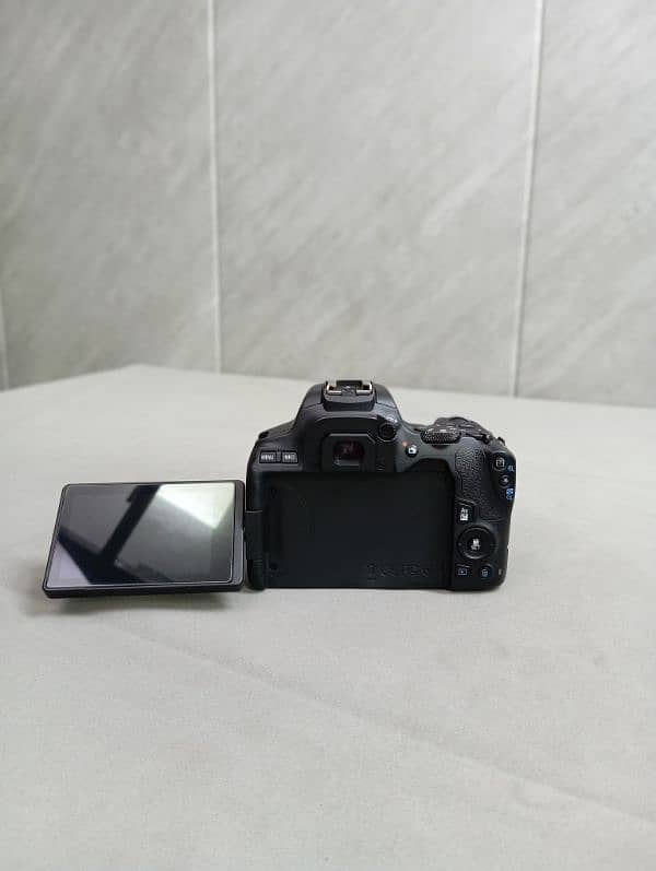 canon EOS 250D 3