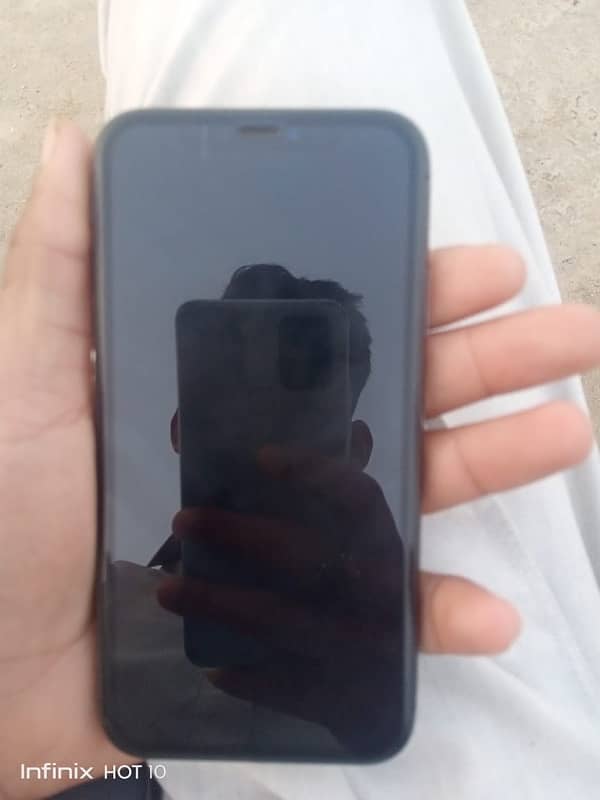 IPhone 11  64gb Non pta Waterpack 3