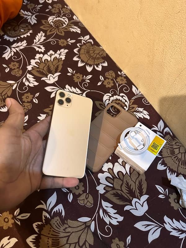 iphone 11pro max 64gb factory unlock with charger 1