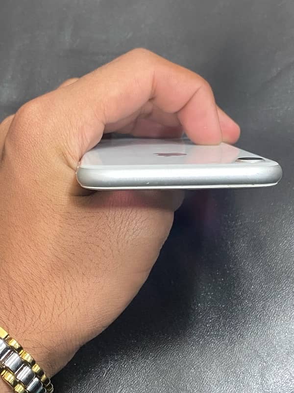 iPhone 8 64 gb front camera issue condition 10/9 4