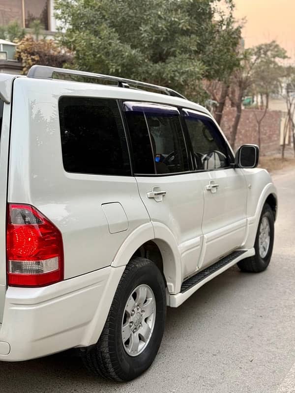 Mitsubishi Pajero 2004/2005 4