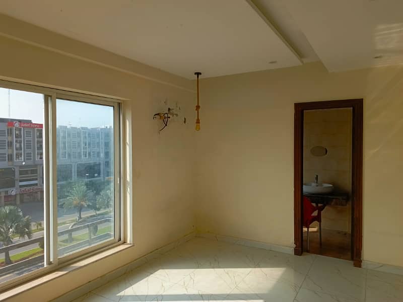 10 MARLA UPER PORTION FOR RENT IN BAHRIA TOWN LAHORE 0