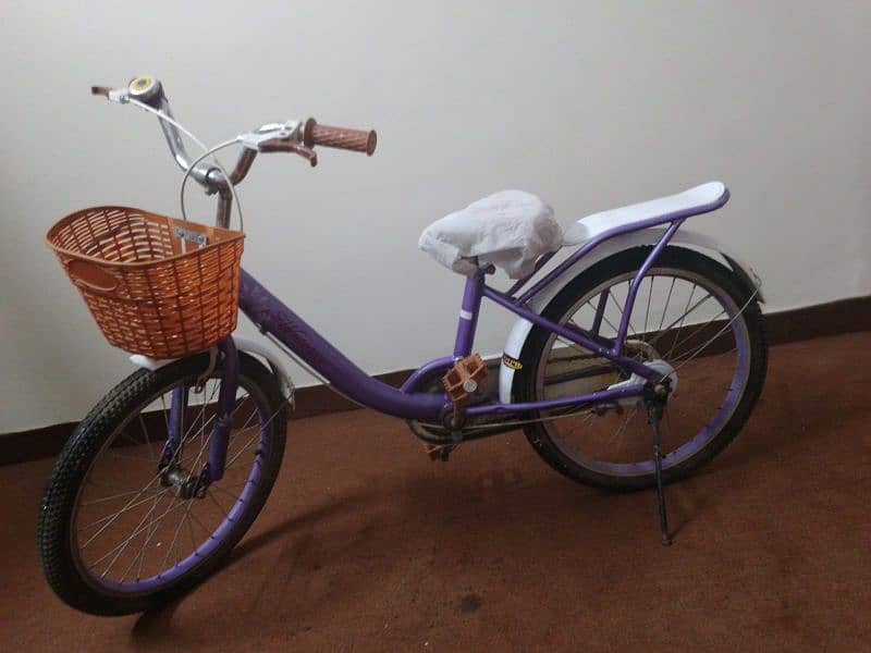 Almost New Purple Girls' Cycle – Excellent Condition 0