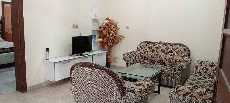 10 Marla Fully Furnished House Available For Rent 8