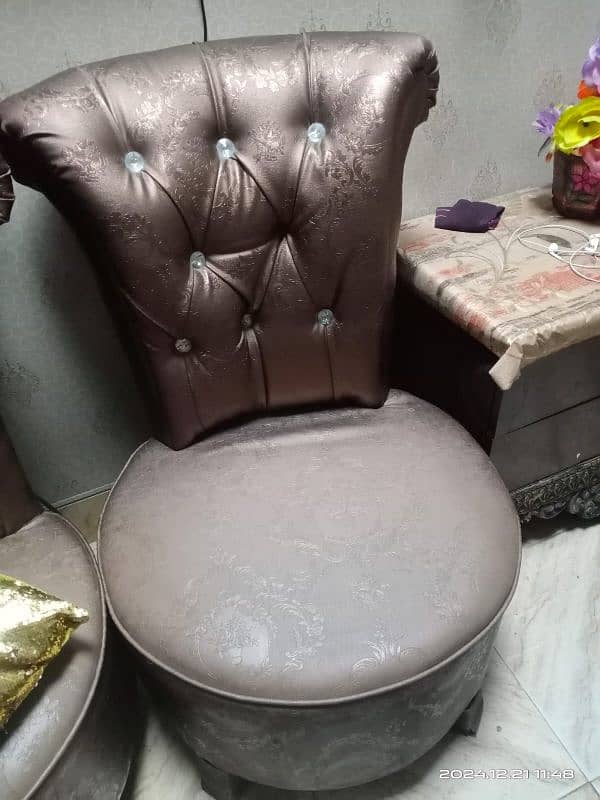 Chairs for sale 0