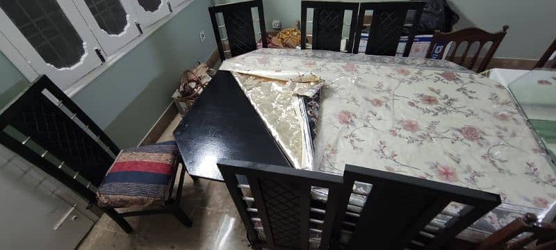 6 seater Fancy dining table double top good condition 1