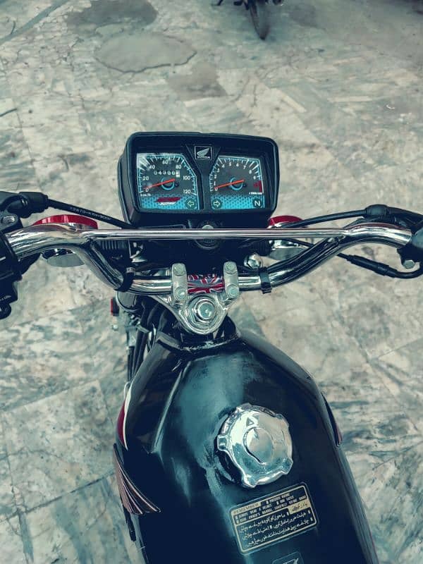 Honda 125  new condition 1