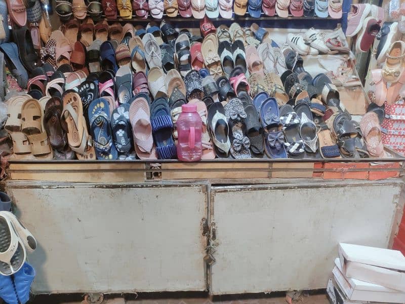 shoes shop stand 0