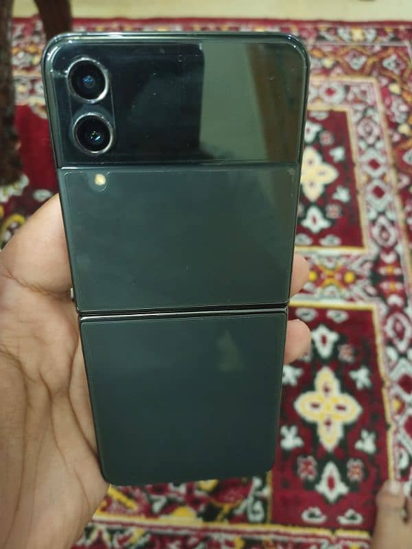 Samsung Galaxy Z Flip 4 | 10/10 Condition | Urgent Sale 0