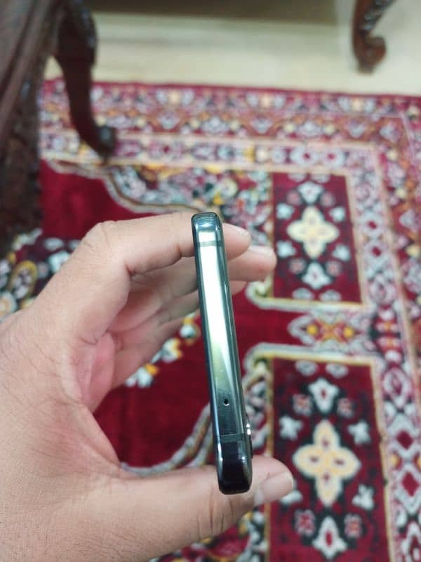 Samsung Galaxy Z Flip 4 | 10/10 Condition | Urgent Sale 1