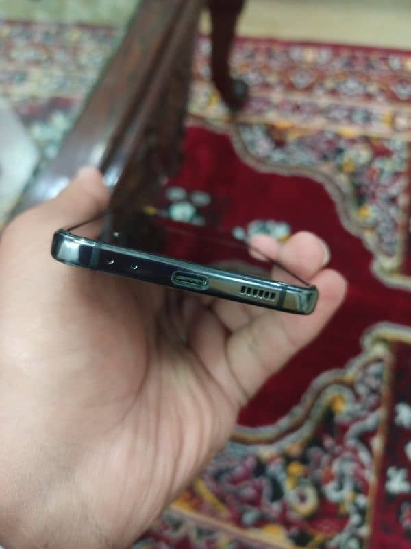 Samsung Galaxy Z Flip 4 | 10/10 Condition | Urgent Sale 9