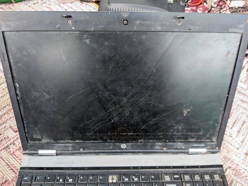 laptop core i5 1gen 2gb DDR 3 ram 250gb HDD 5