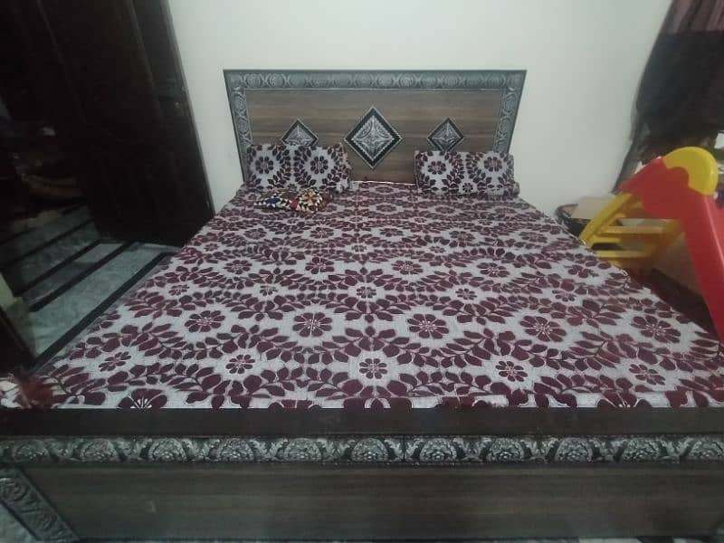 King Size bed for sale 0