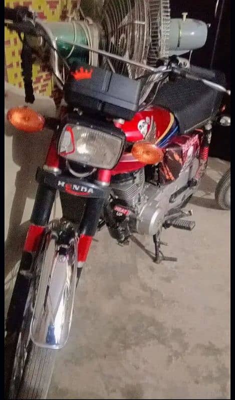 Honda CG 125 bike hai all genuine bike hai koi bhi Kam Nahin hai . 0