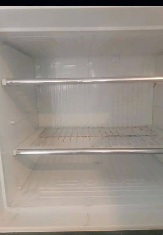 Dawlance medium size fridge. 1