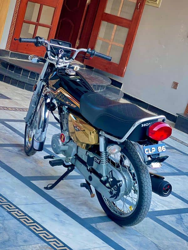 Honda 125 GOLD edition 6