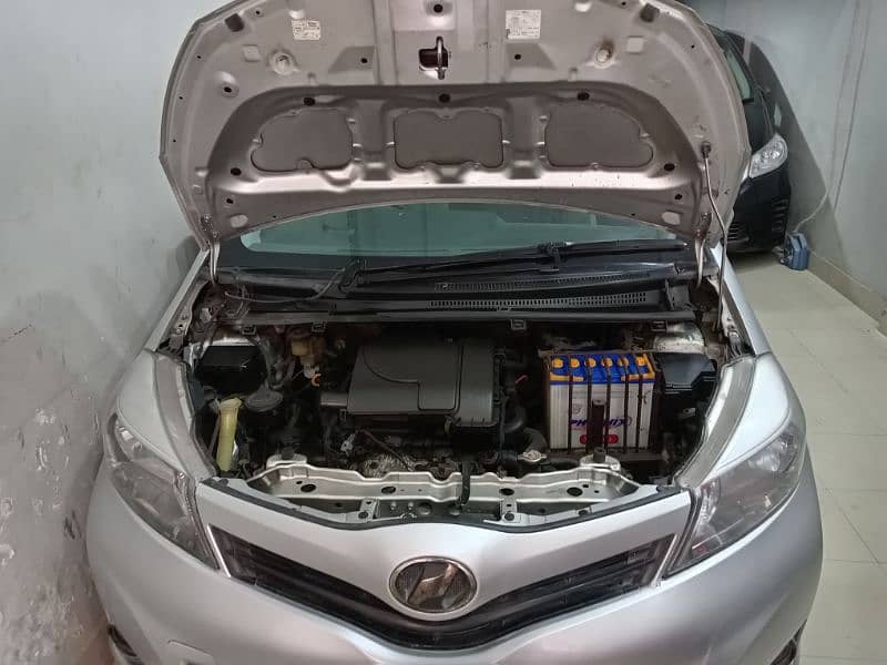 Toyota Vitz 2012 6