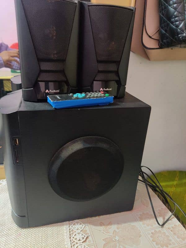 Audionic speakers 0